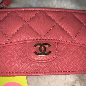 ❌❌SOLD❌❌Chanel zipped flap card holder- authentic